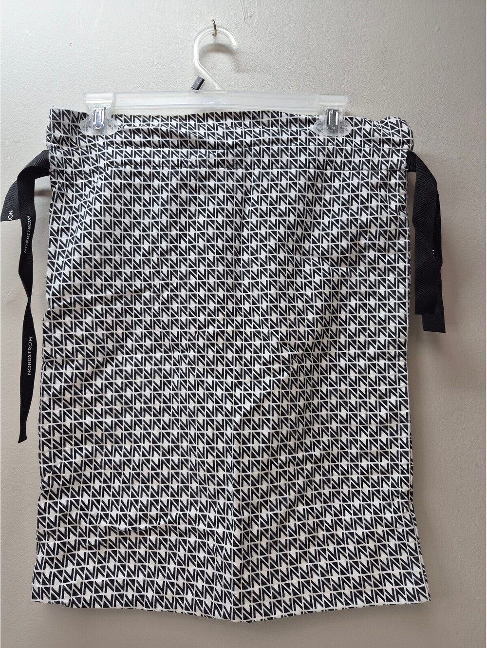 Nordstrom Black and White Patterned Drawstring Small Dust Bag B443
